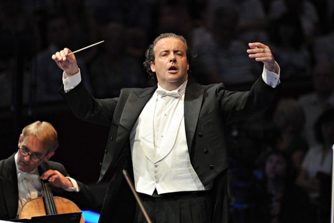 London Philharmonic-Mena-Perianes