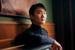 Seong_Jin_Cho_foto1_de_Christoph_Koestlin_DGrammophon.jpg