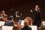 LONDON_PHIL_con_Karina_Canellakis_foto1_de_Mark_Allan.jpg