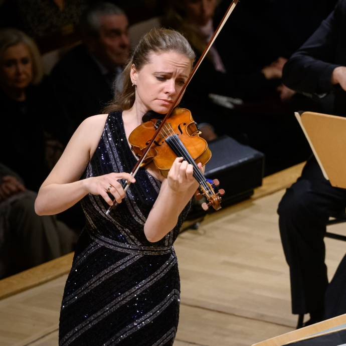 Julia Fischer deslumbra al frente de la Academy of St Martin in the Fields